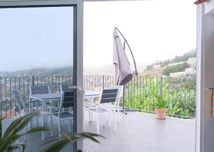 Quinta Do Carmo House With View Hébergement de vacances *