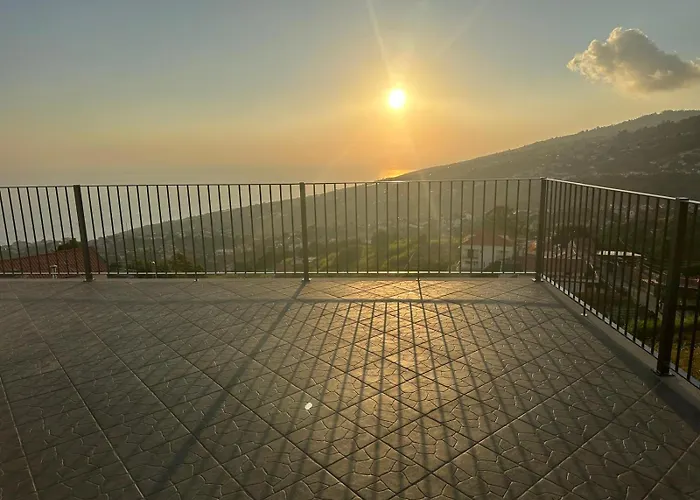 Semesterbostad Quinta Do Carmo House With View Calheta (Madeira)