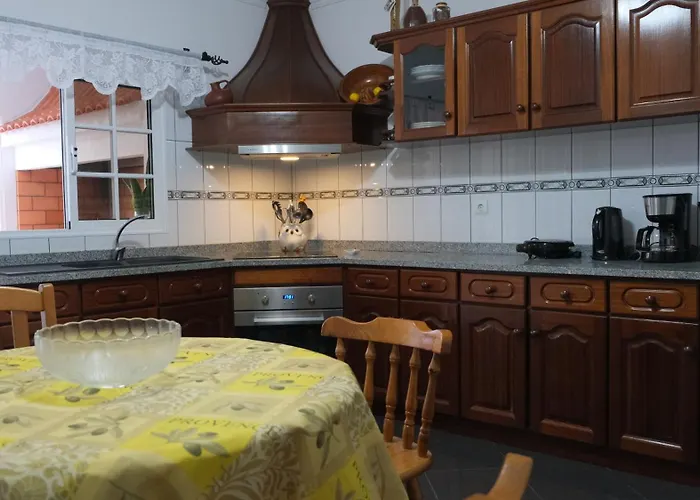 Quinta Do Carmo House With View Vakantiehuis *