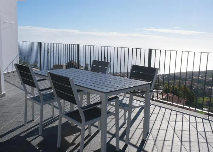 Quinta Do Carmo House With View Calheta